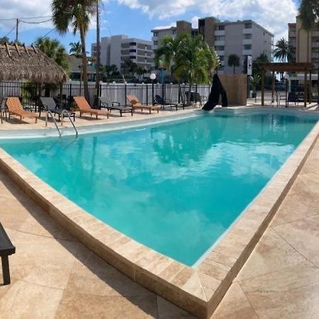 Holiday Isles Resort Madeira Beach Eksteriør billede