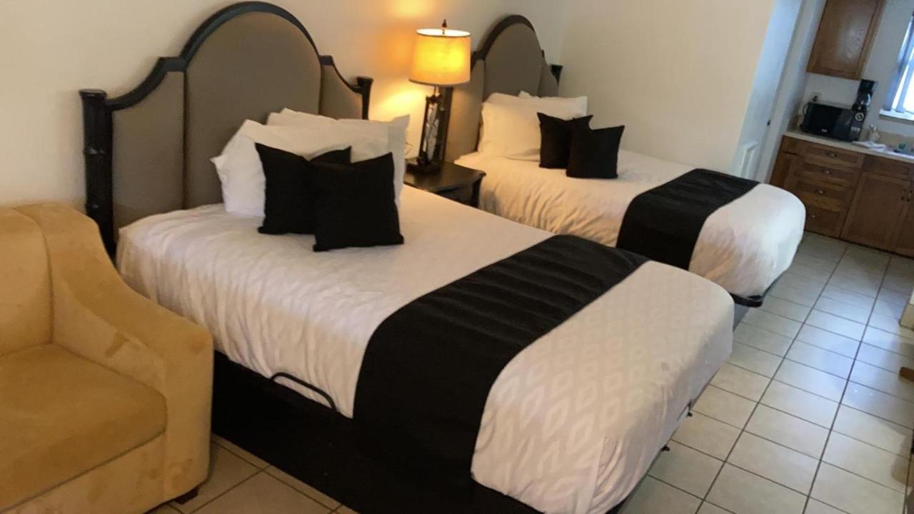 Holiday Isles Resort Madeira Beach Eksteriør billede