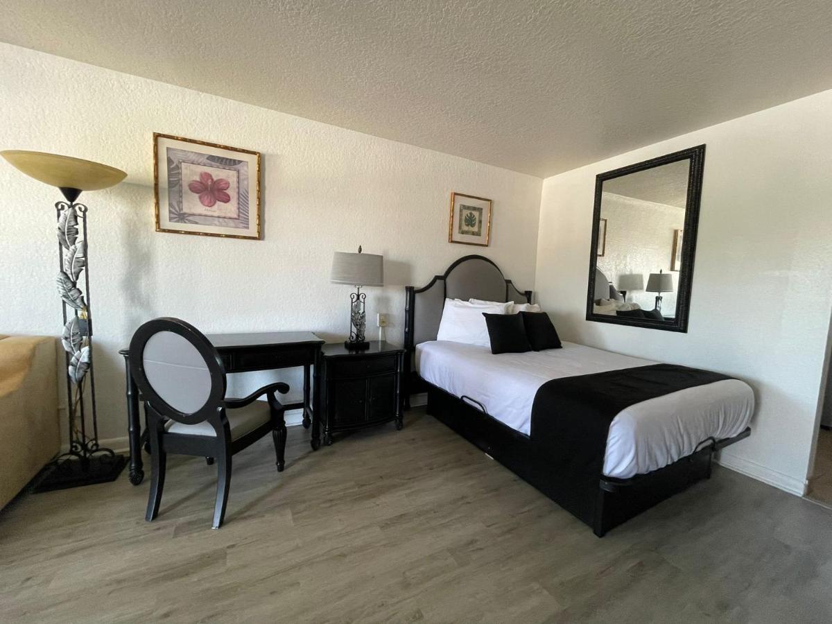 Holiday Isles Resort Madeira Beach Eksteriør billede