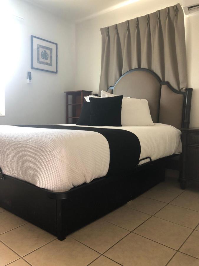 Holiday Isles Resort Madeira Beach Eksteriør billede