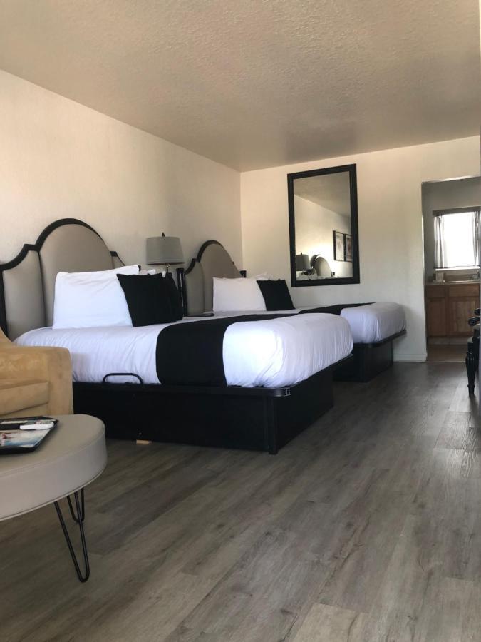 Holiday Isles Resort Madeira Beach Eksteriør billede