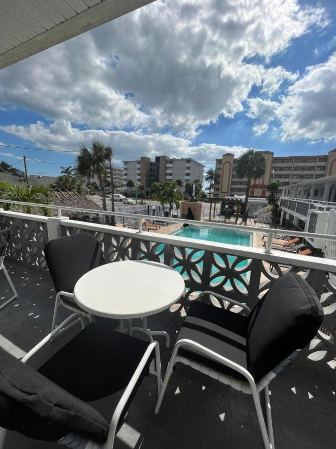 Holiday Isles Resort Madeira Beach Eksteriør billede