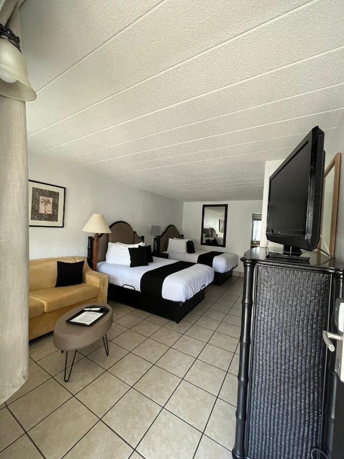 Holiday Isles Resort Madeira Beach Eksteriør billede