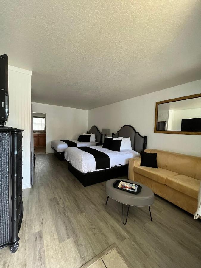 Holiday Isles Resort Madeira Beach Eksteriør billede