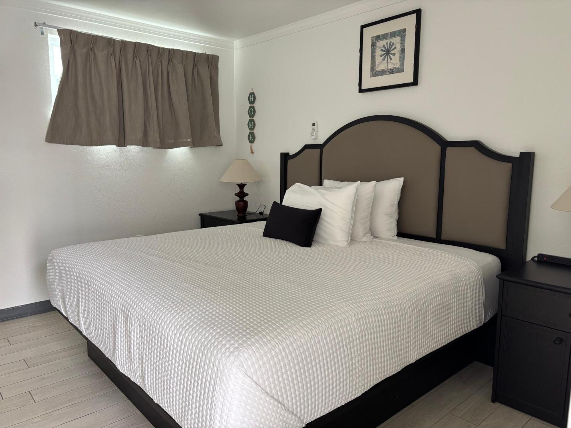 Holiday Isles Resort Madeira Beach Eksteriør billede